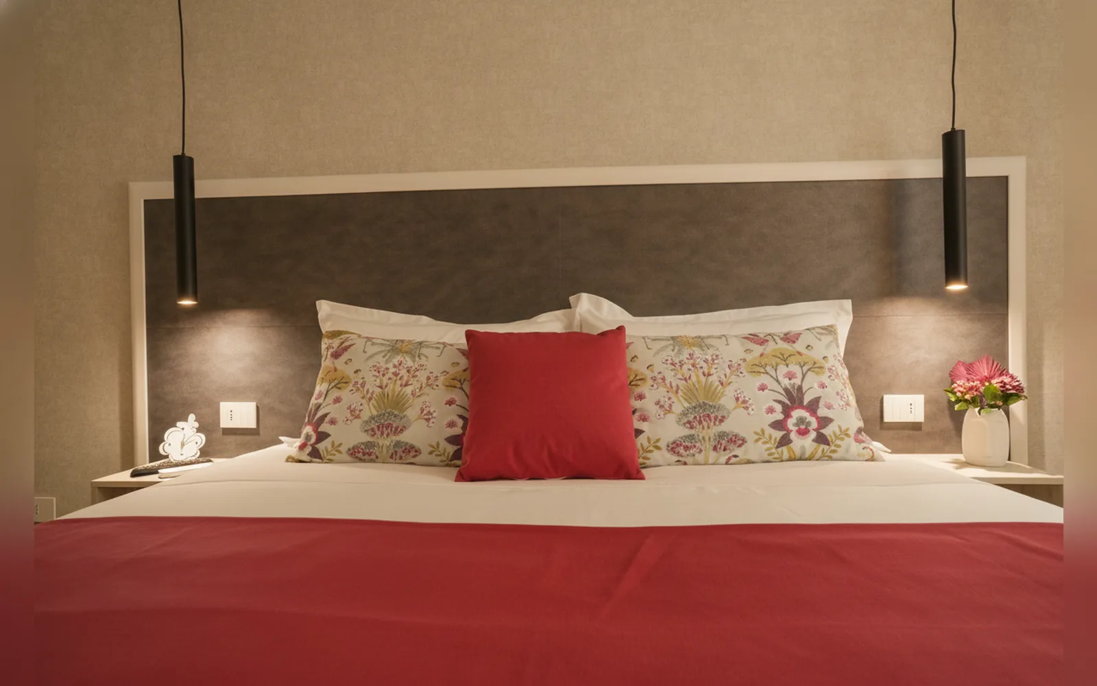 Camera con bagno privato — Enea Suite, Trapani (Sicilia) (foto 25)