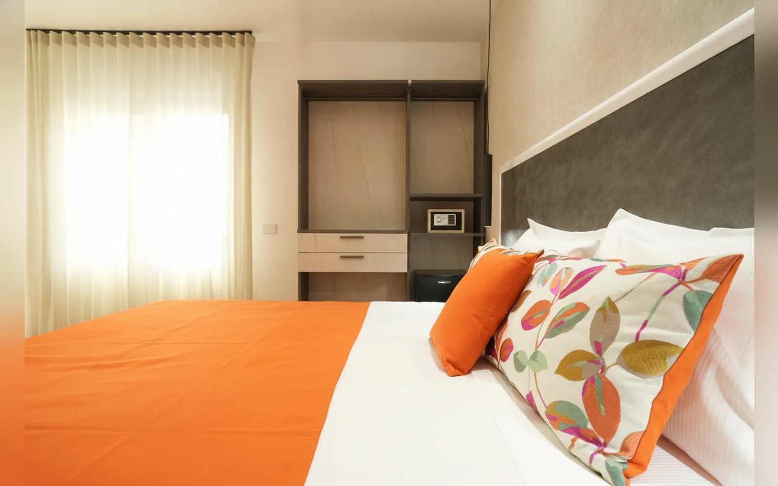 Camera con bagno privato — Enea Suite, Trapani (Sicilia) (foto 32)