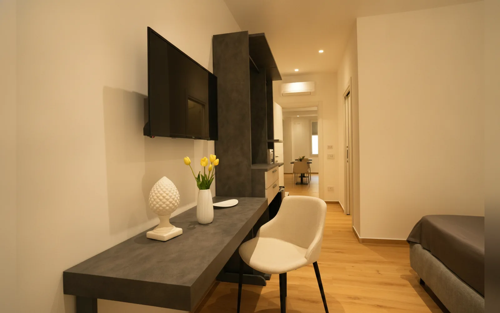 Camera con bagno privato — Enea Suite, Trapani (Sicilia) (foto 35)
